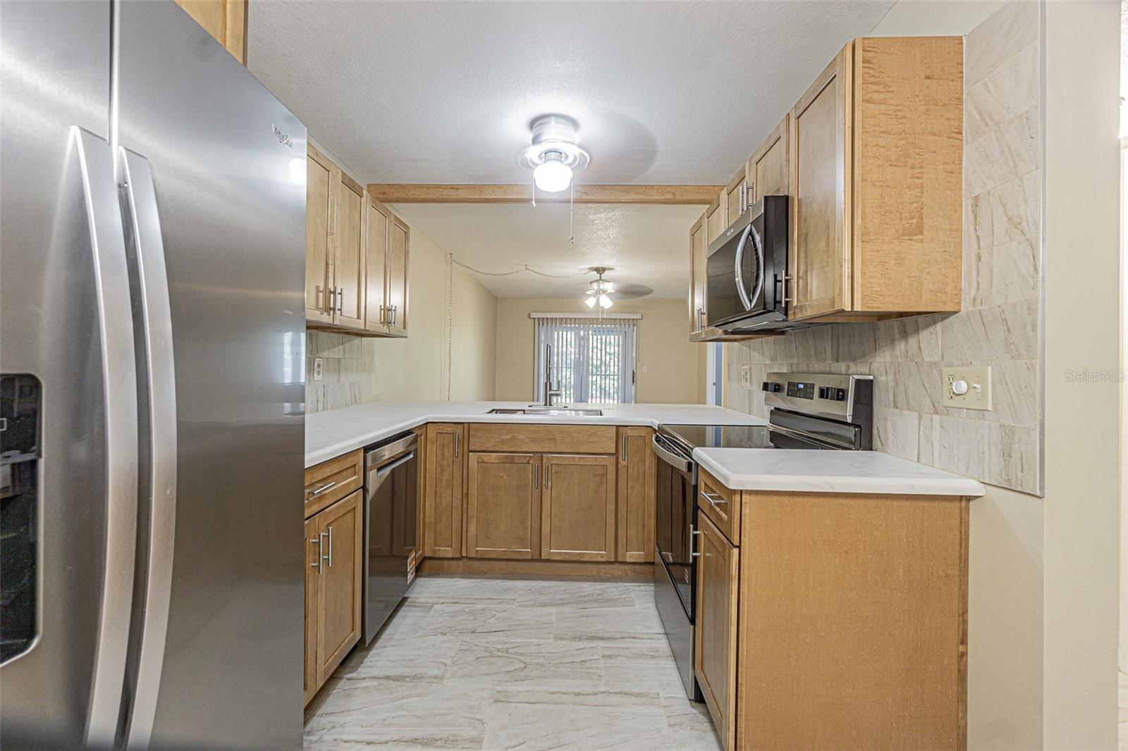 Image 4 of 27 For 11201 122nd Avenue 197