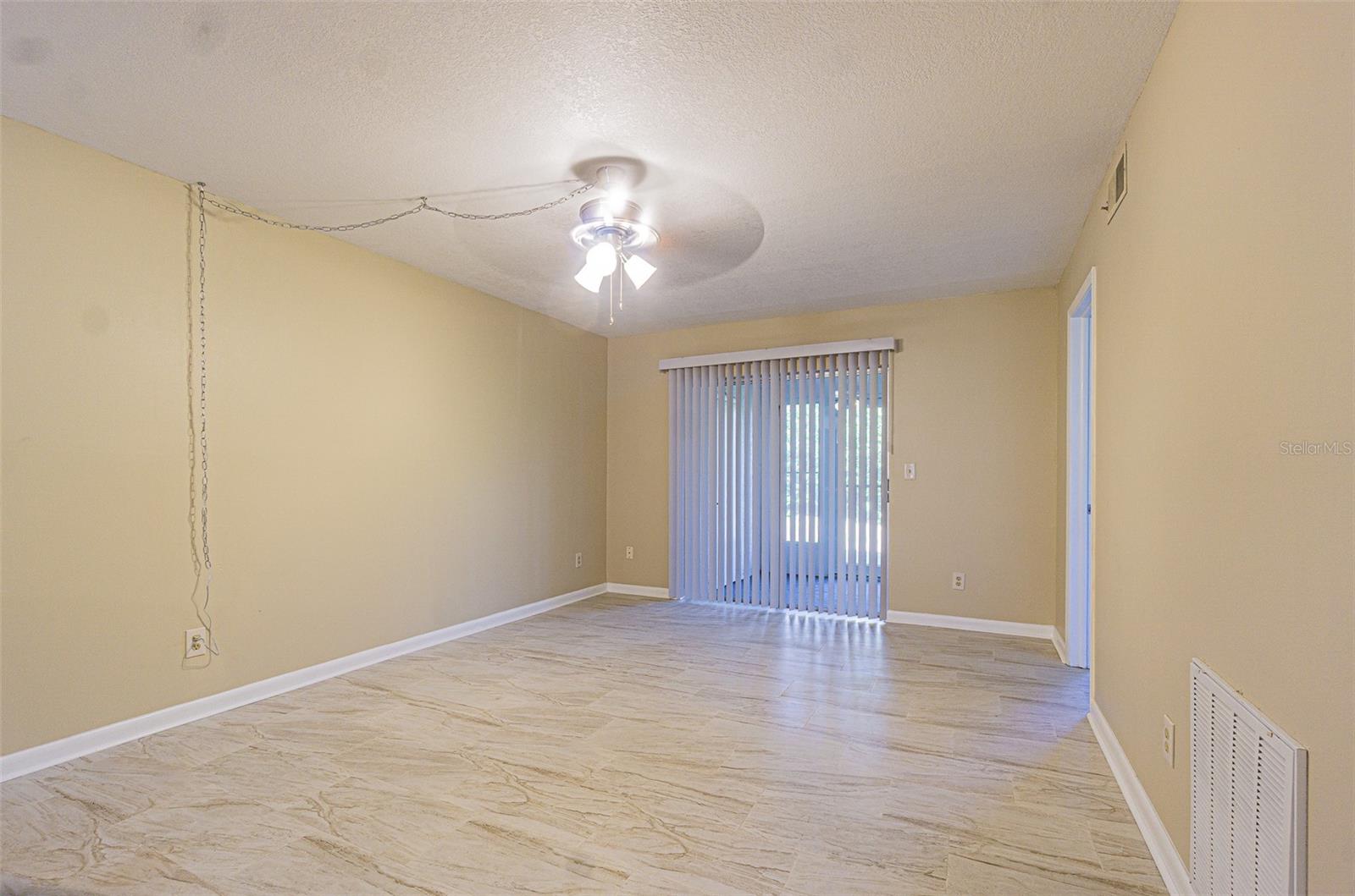 Image 8 of 27 For 11201 122nd Avenue 197