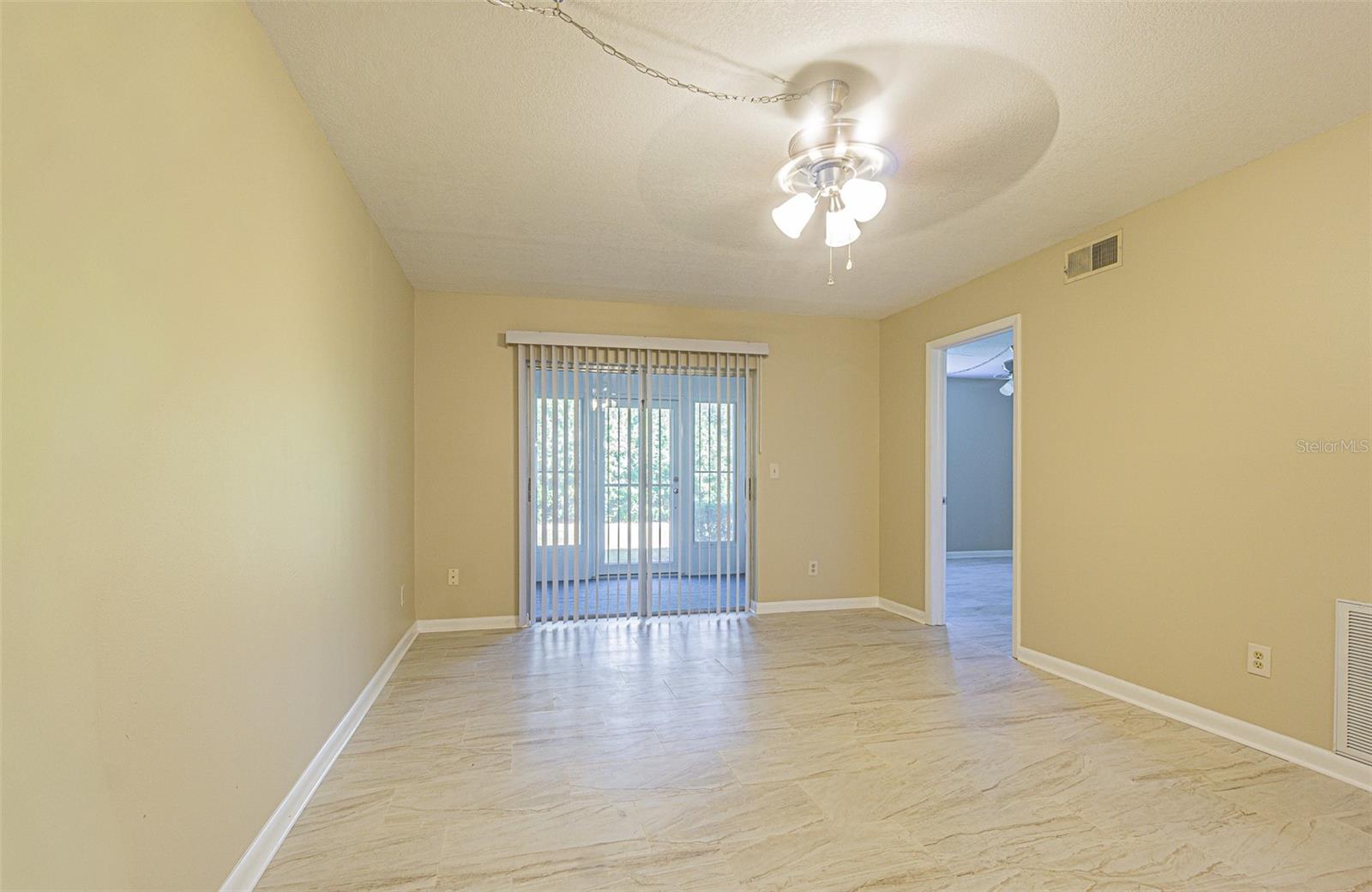 Image 9 of 27 For 11201 122nd Avenue 197