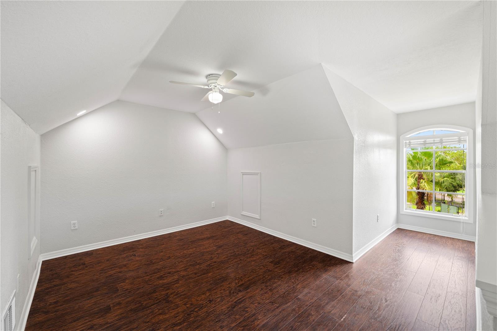 Image 12 of 38 For 9412 Lake Chase Island Way 9412