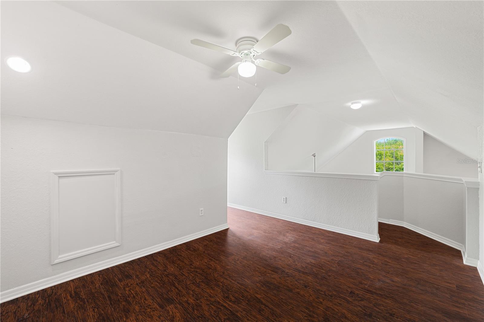 Image 13 of 38 For 9412 Lake Chase Island Way 9412