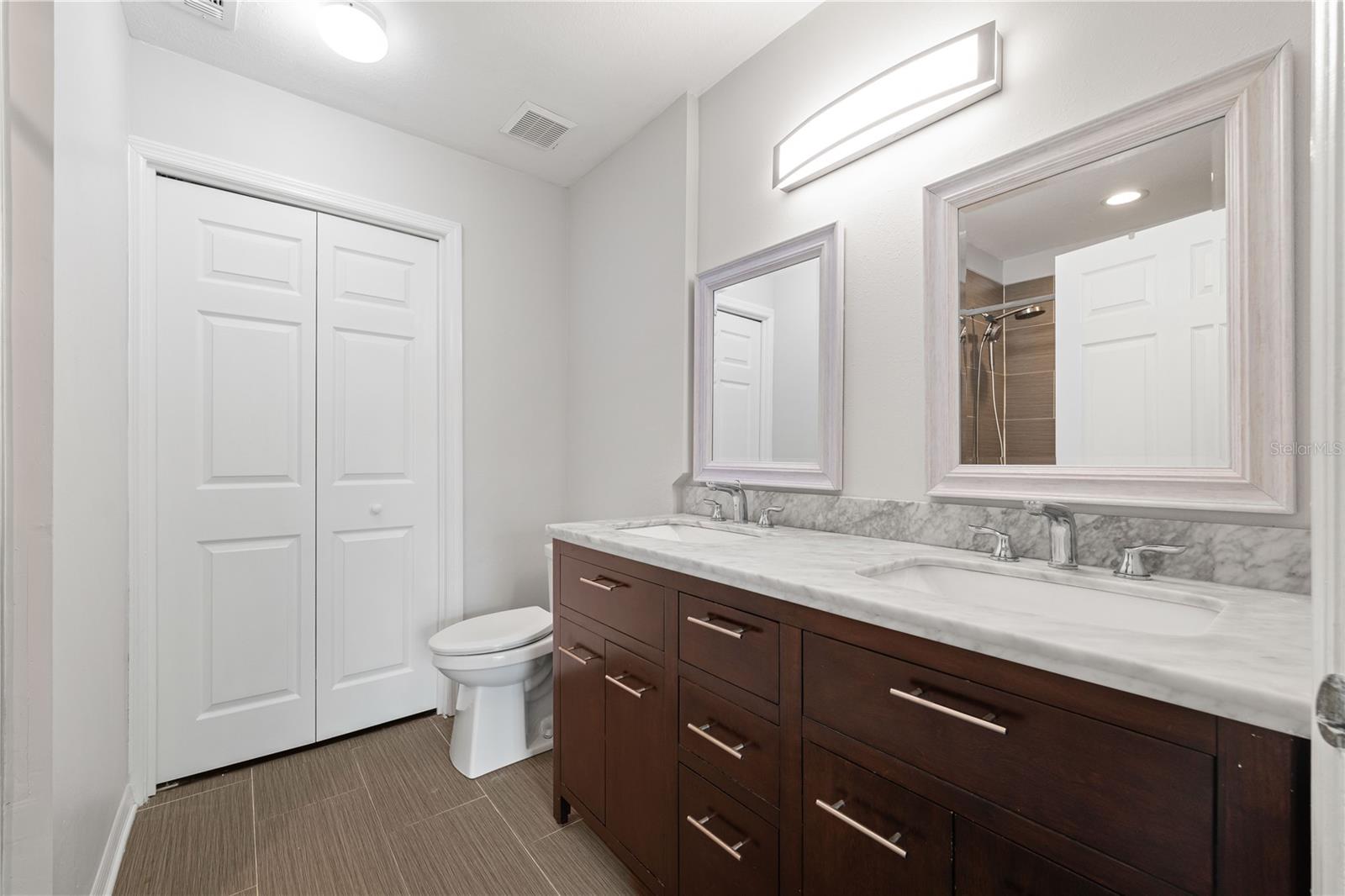 Image 17 of 38 For 9412 Lake Chase Island Way 9412