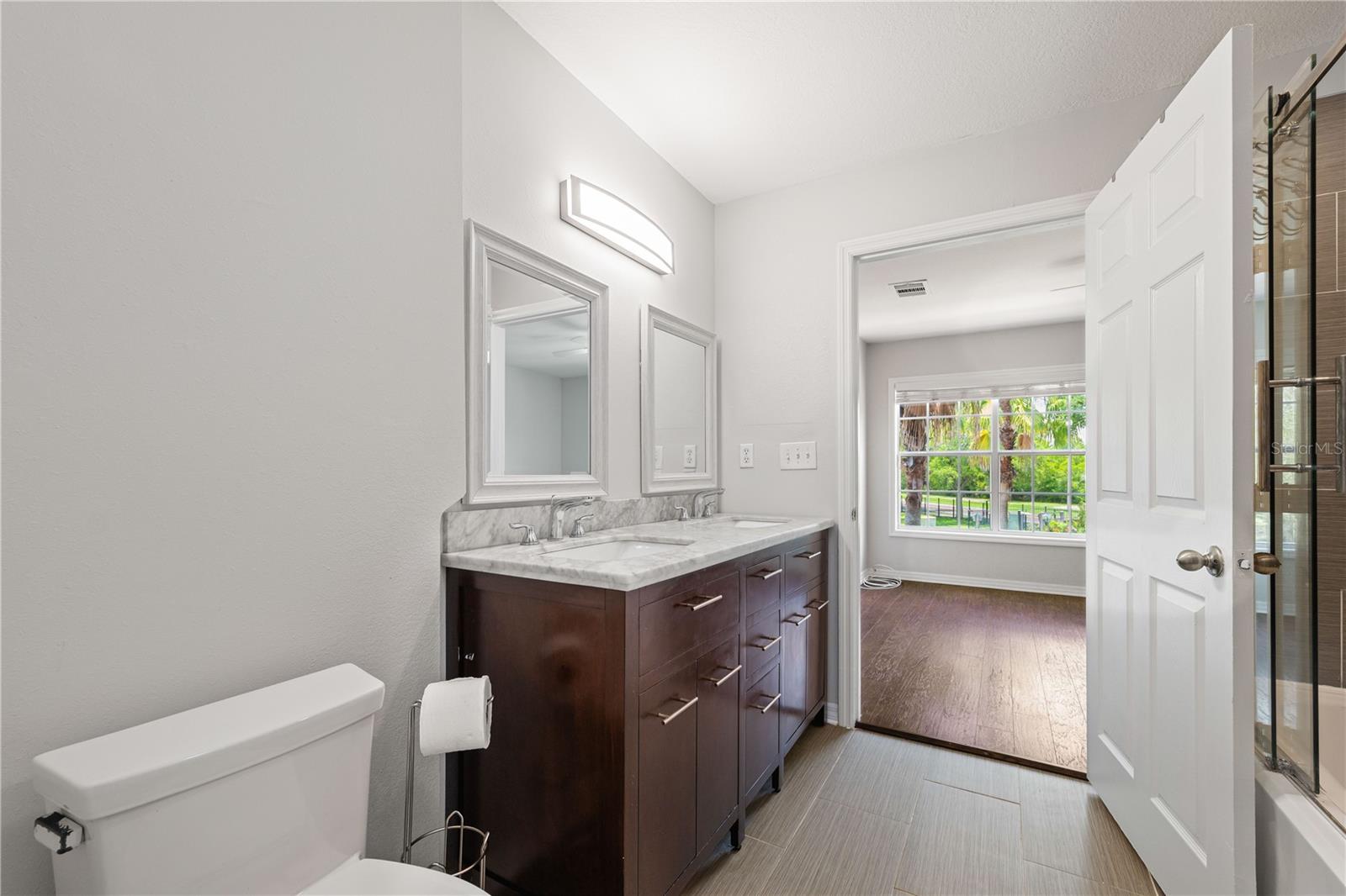 Image 18 of 38 For 9412 Lake Chase Island Way 9412