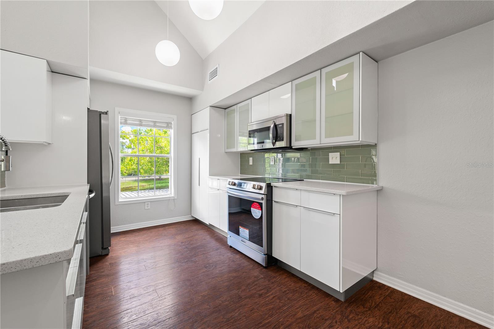 Image 7 of 38 For 9412 Lake Chase Island Way 9412