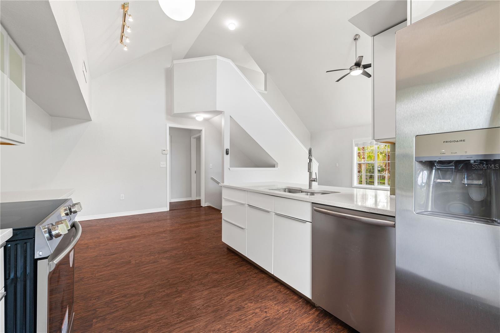 Image 8 of 38 For 9412 Lake Chase Island Way 9412