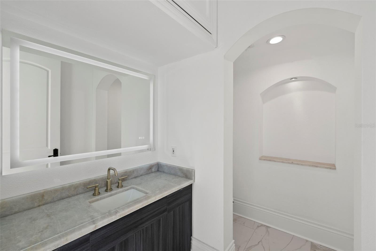 Image 25 of 100 For 8609 Dolce Vita Lane