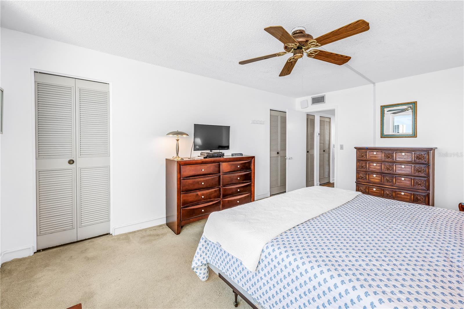 Image 17 of 30 For 7401 Bay Island Drive S 328