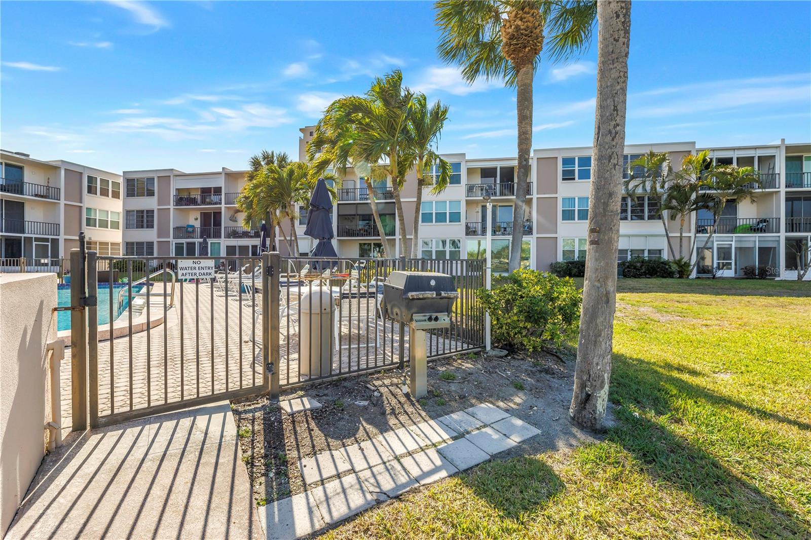 Image 26 of 30 For 7401 Bay Island Drive S 328