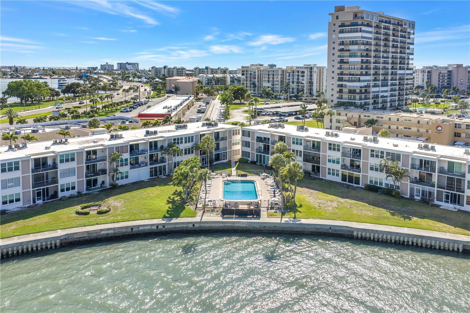 Image 4 of 30 For 7401 Bay Island Drive S 328