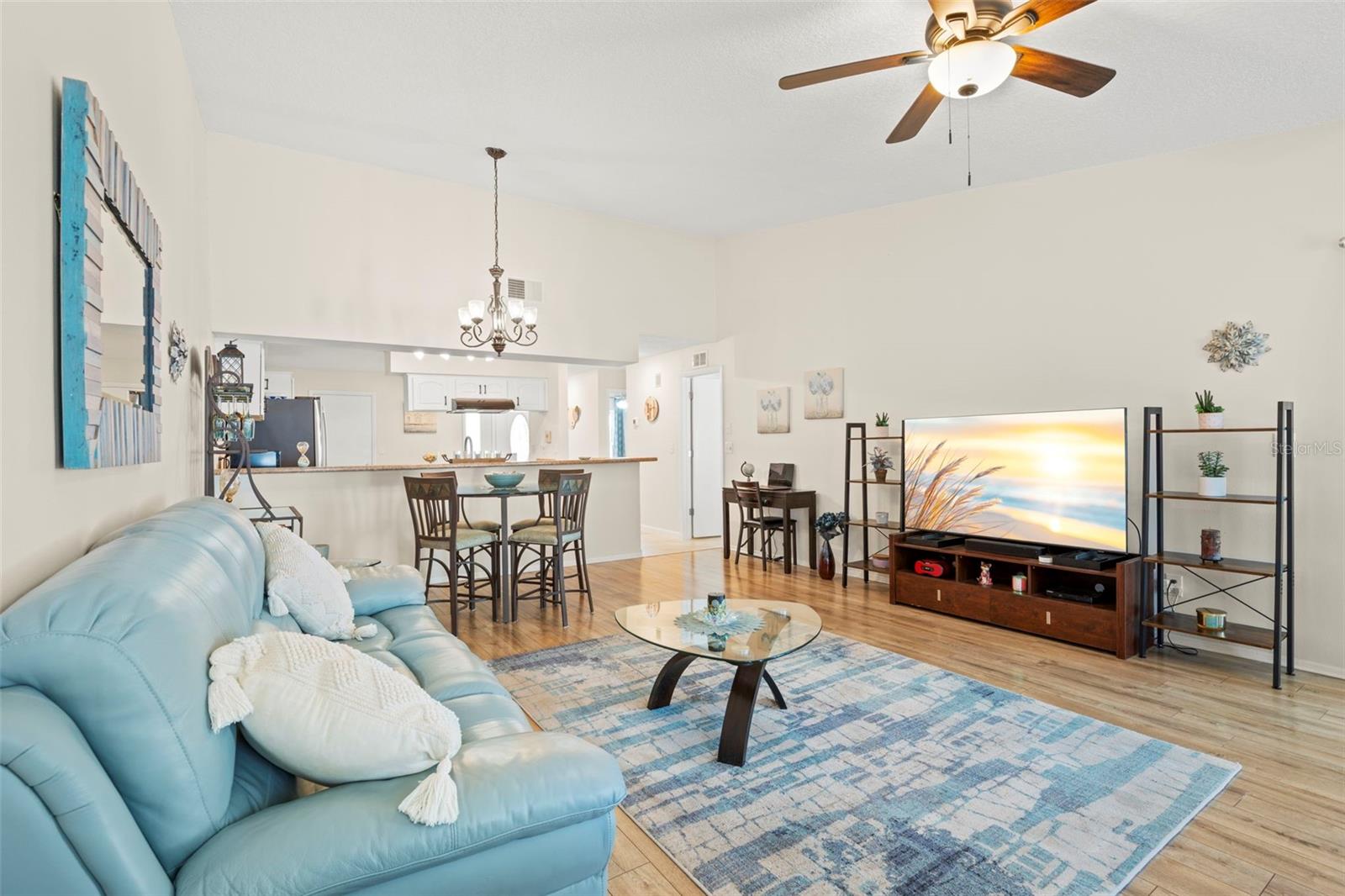 Image 12 of 32 For 2020 Dover Court