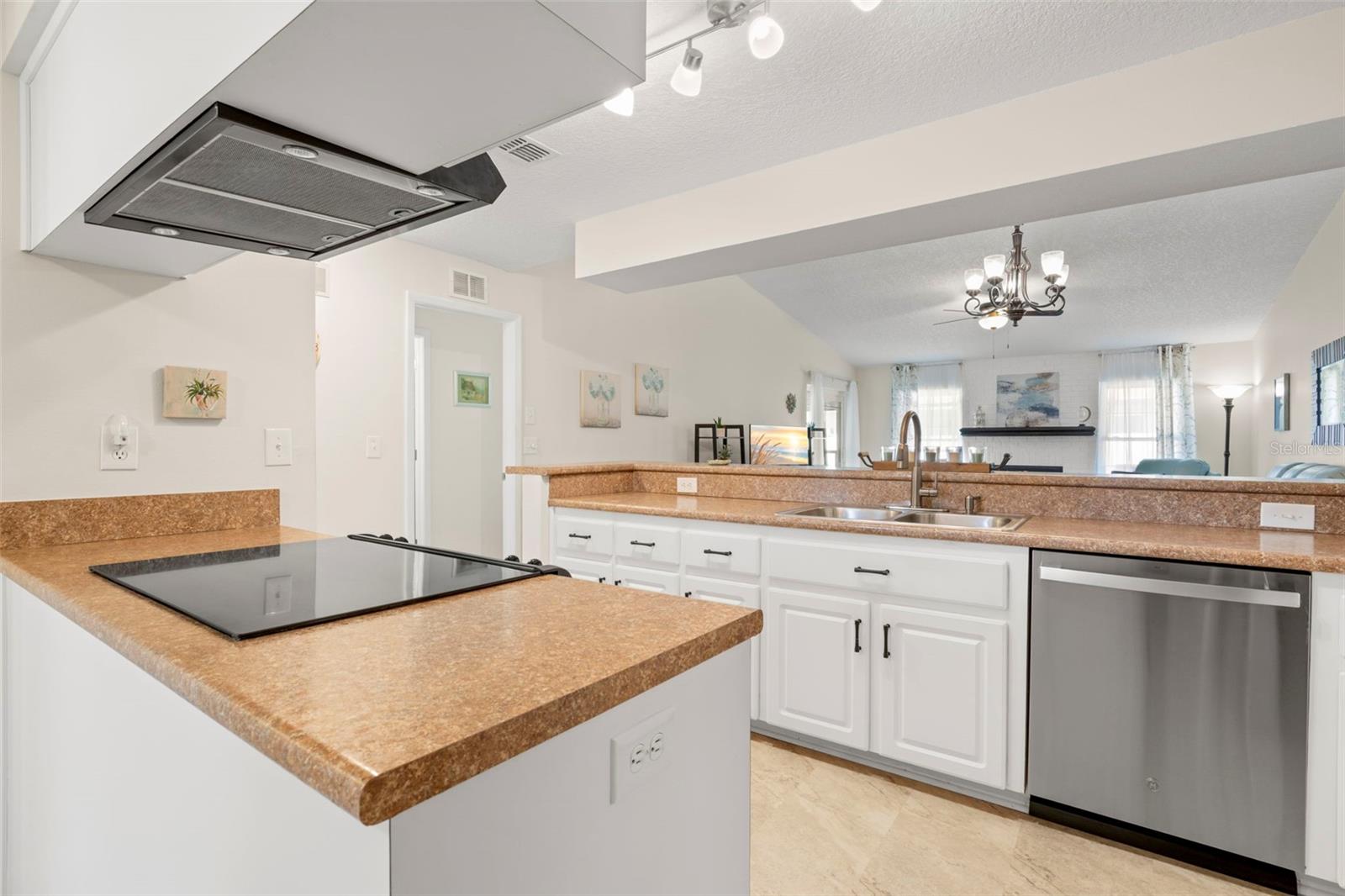 Image 6 of 32 For 2020 Dover Court