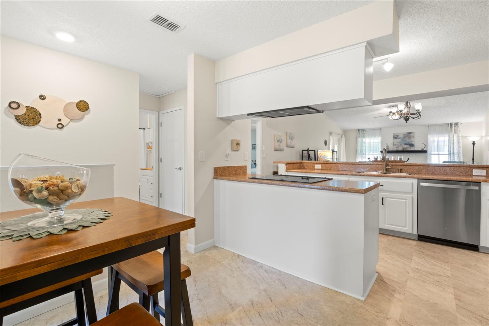 Image 9 of 32 For 2020 Dover Court