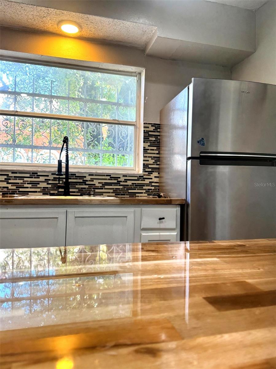 Image 13 of 50 For 505 Columbus Drive