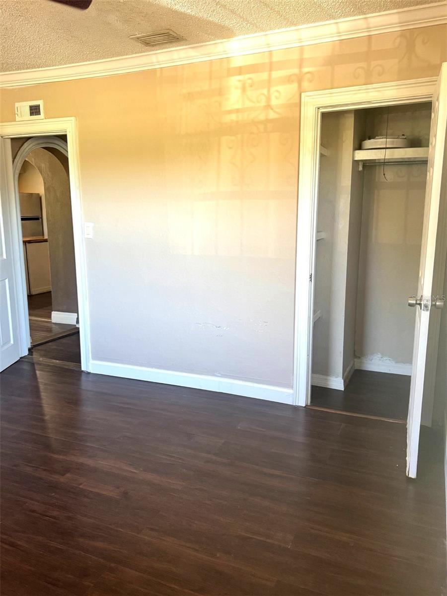 Image 17 of 50 For 505 Columbus Drive