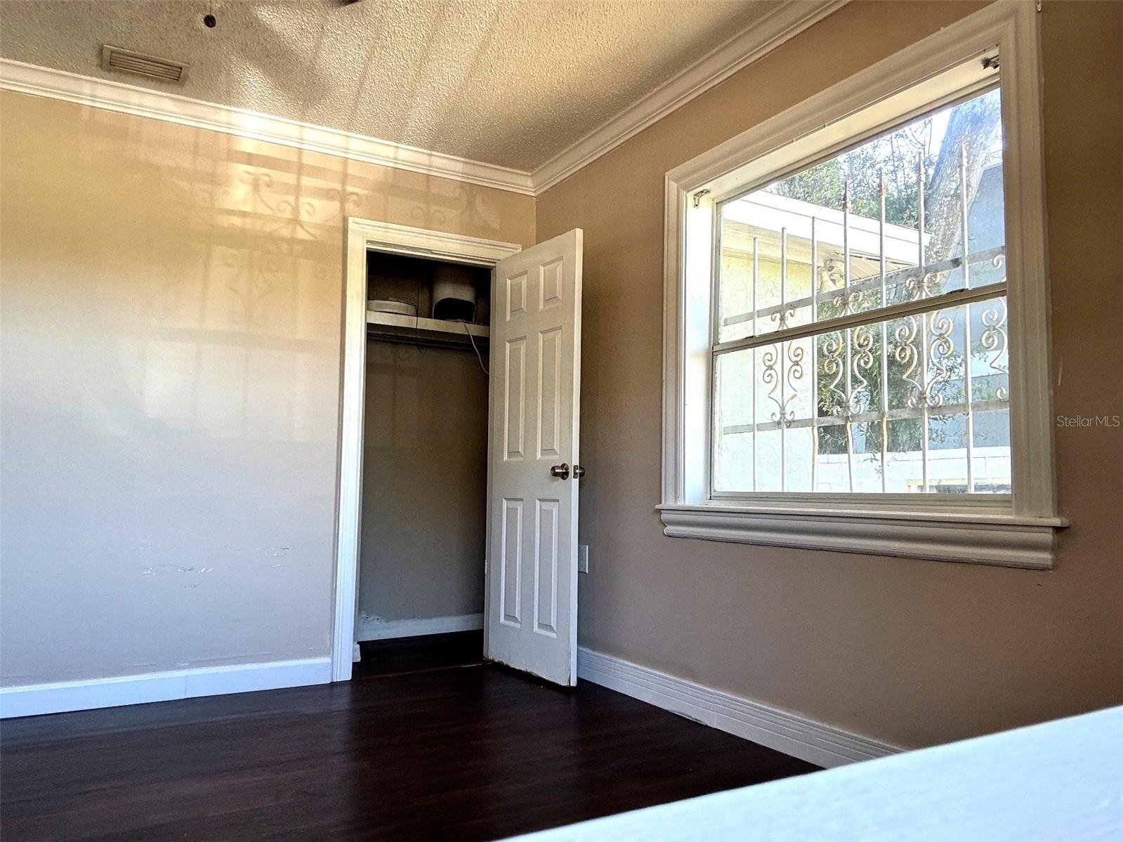 Image 18 of 50 For 505 Columbus Drive