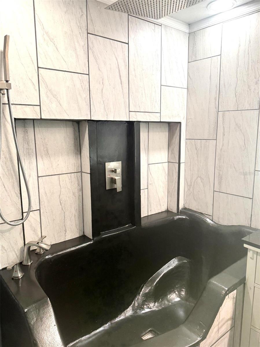 Image 21 of 50 For 505 Columbus Drive