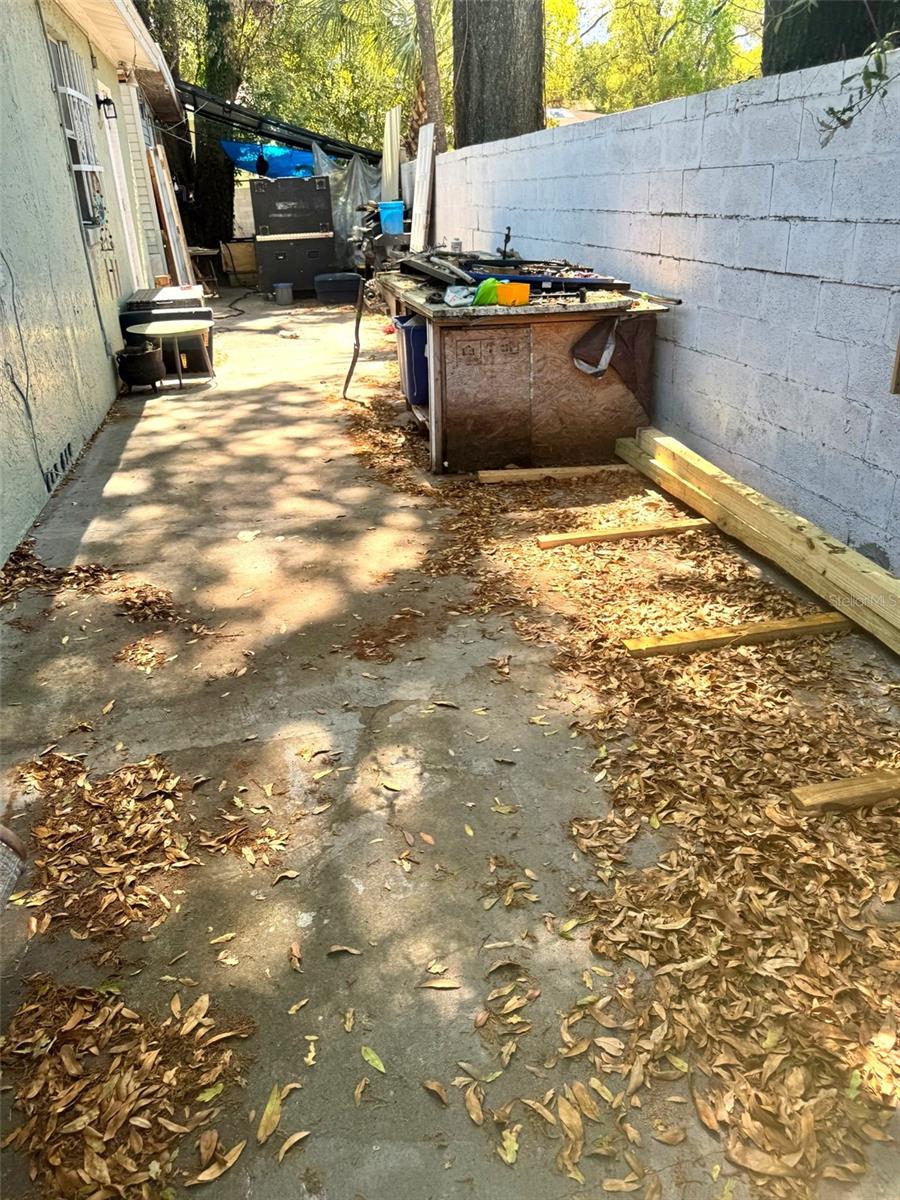 Image 3 of 50 For 505 Columbus Drive