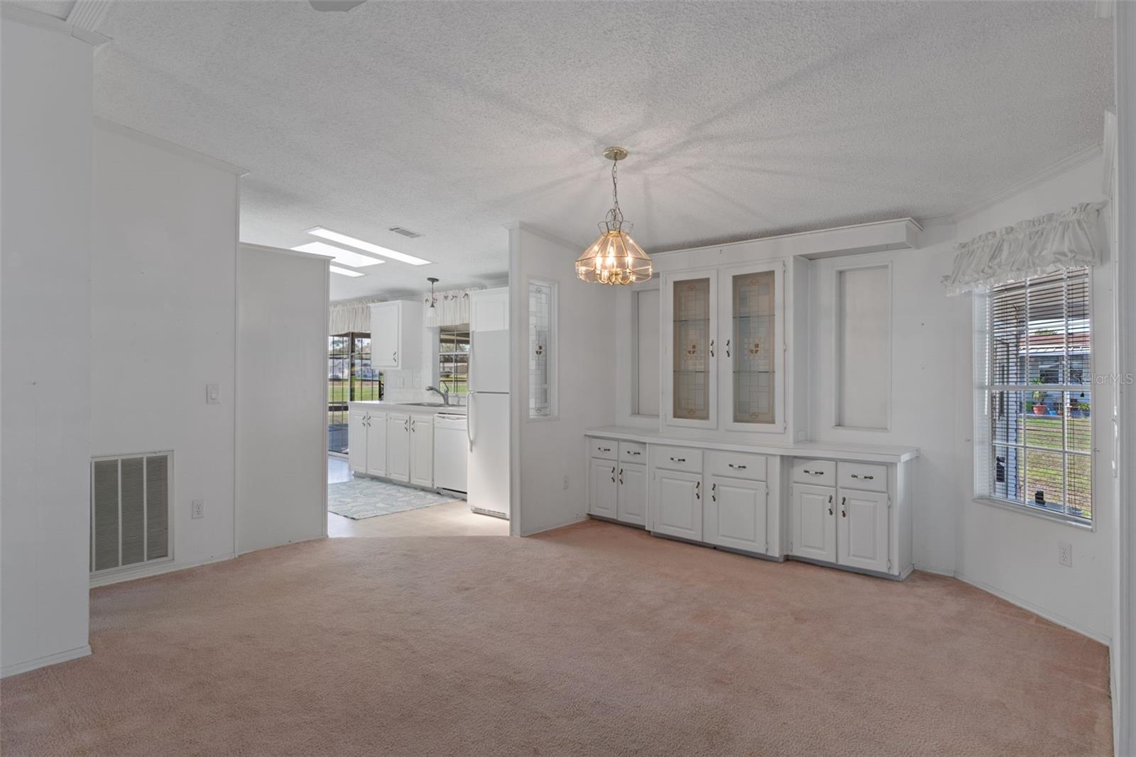 Image 10 of 36 For 7482 Dinsmore Street