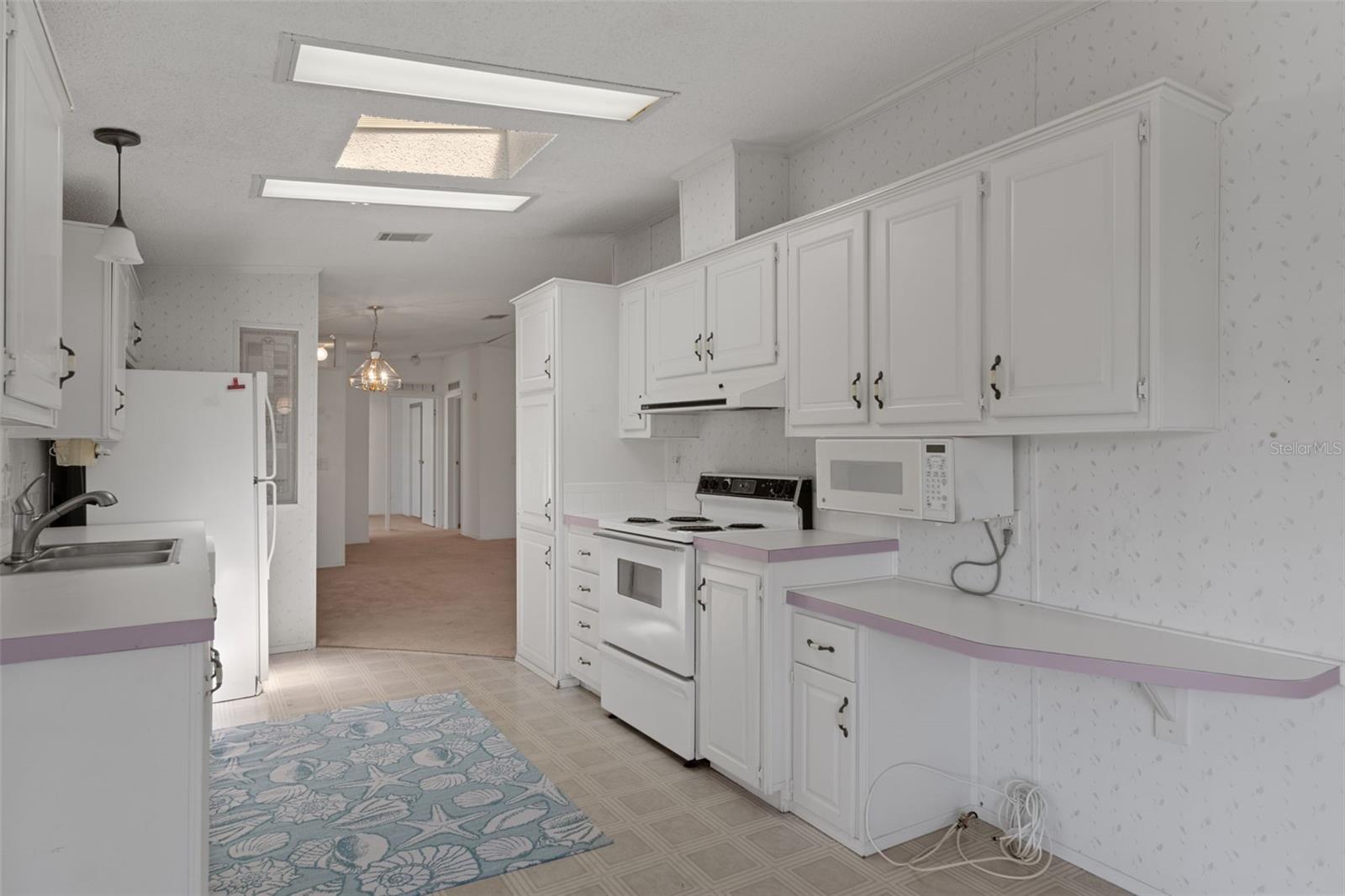 Image 11 of 36 For 7482 Dinsmore Street