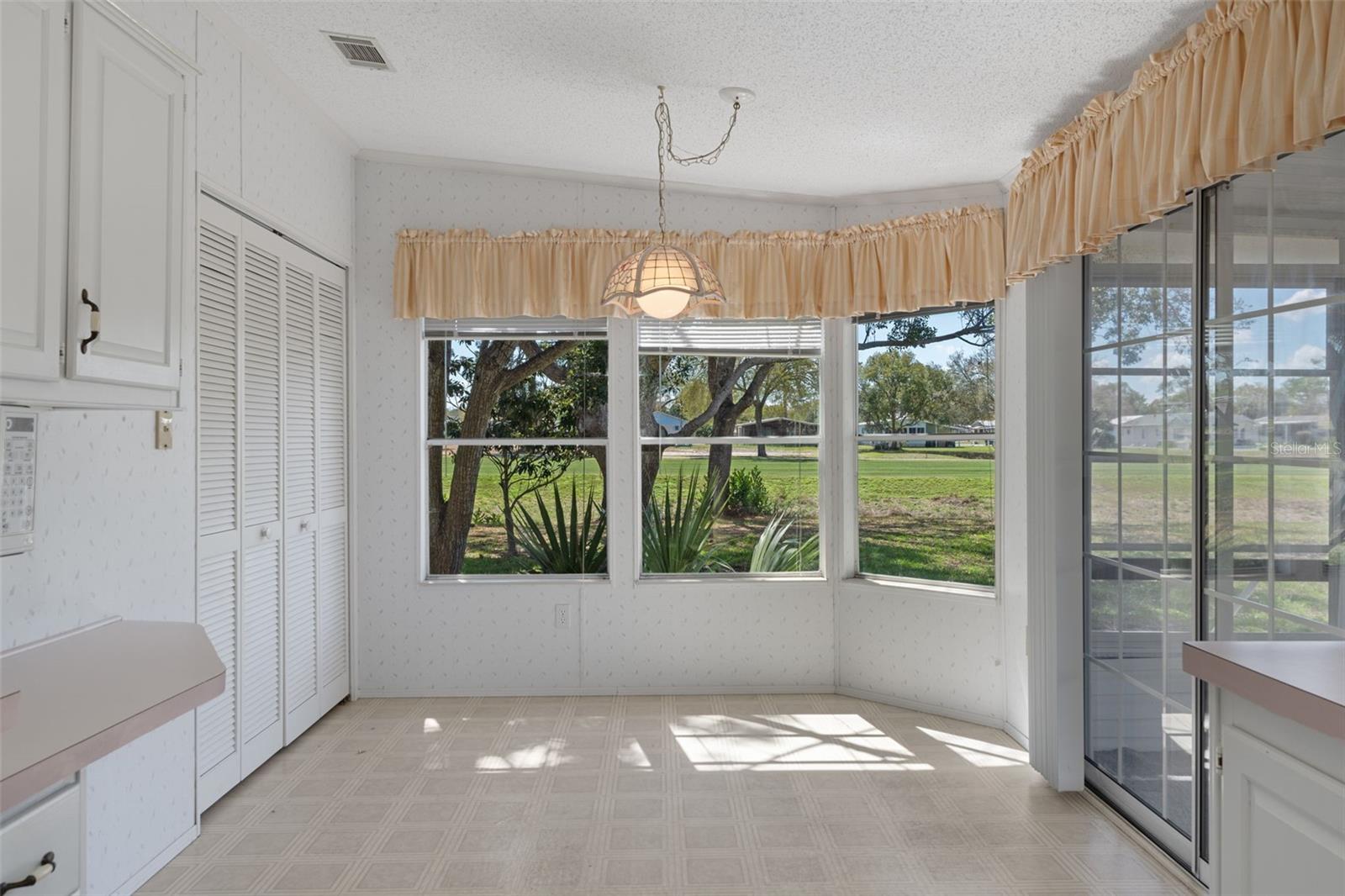 Image 14 of 36 For 7482 Dinsmore Street