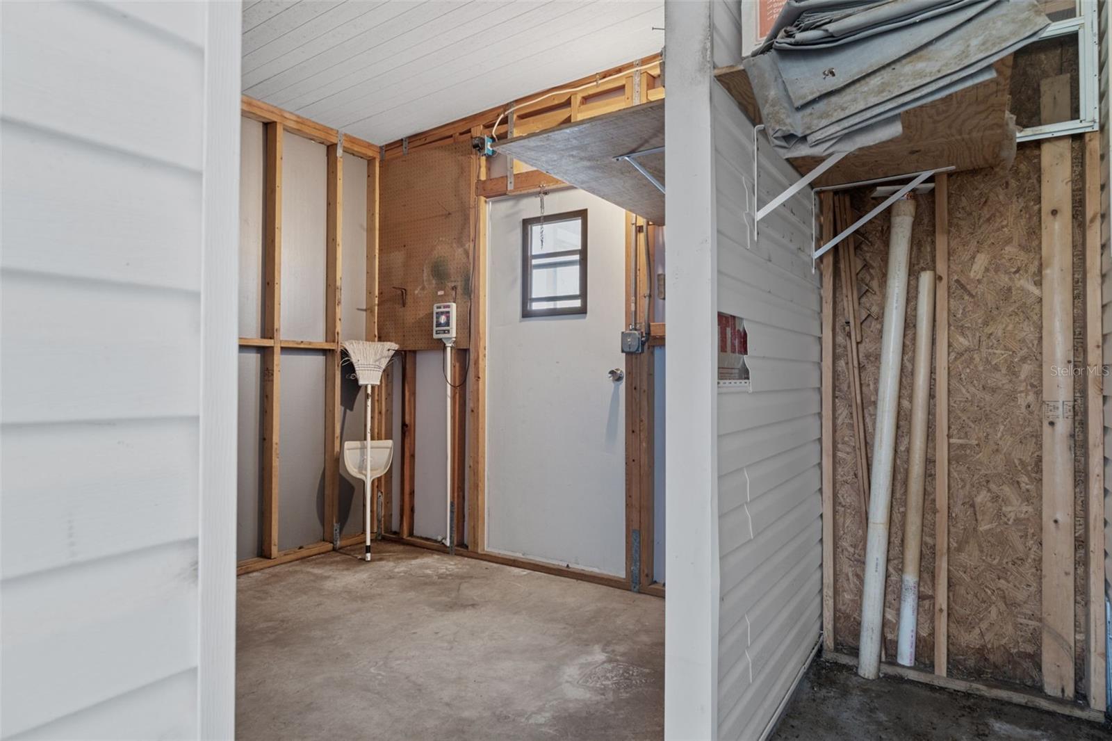 Image 28 of 36 For 7482 Dinsmore Street