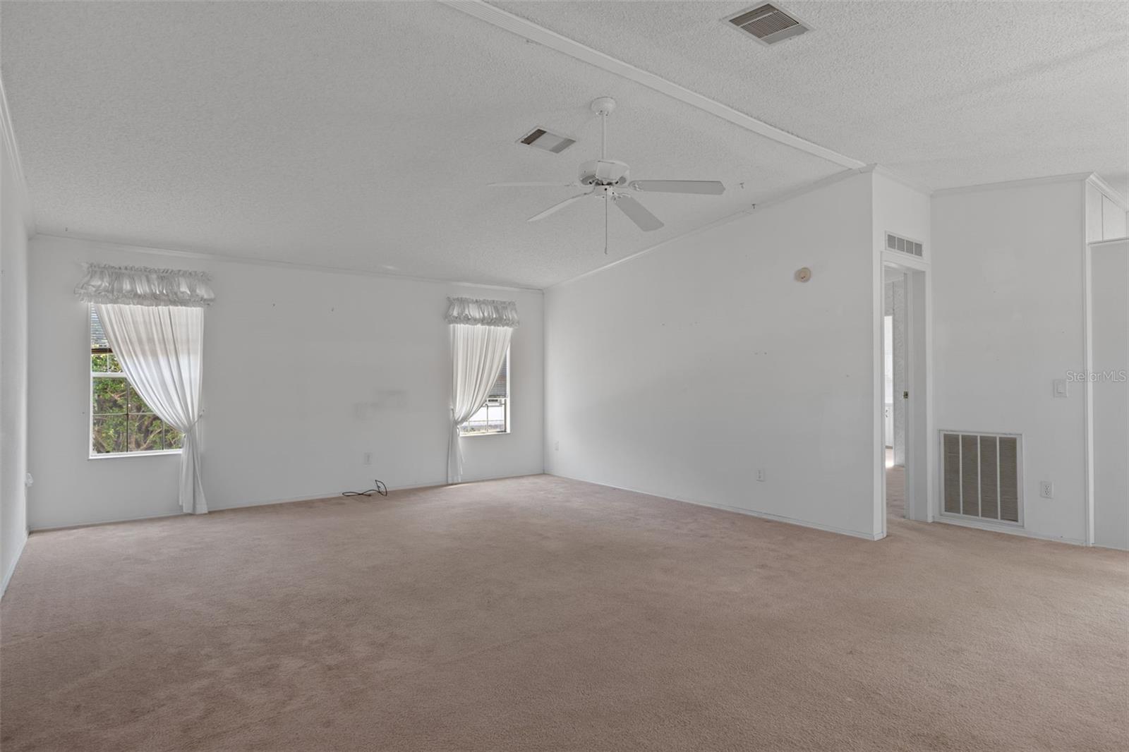 Image 6 of 36 For 7482 Dinsmore Street