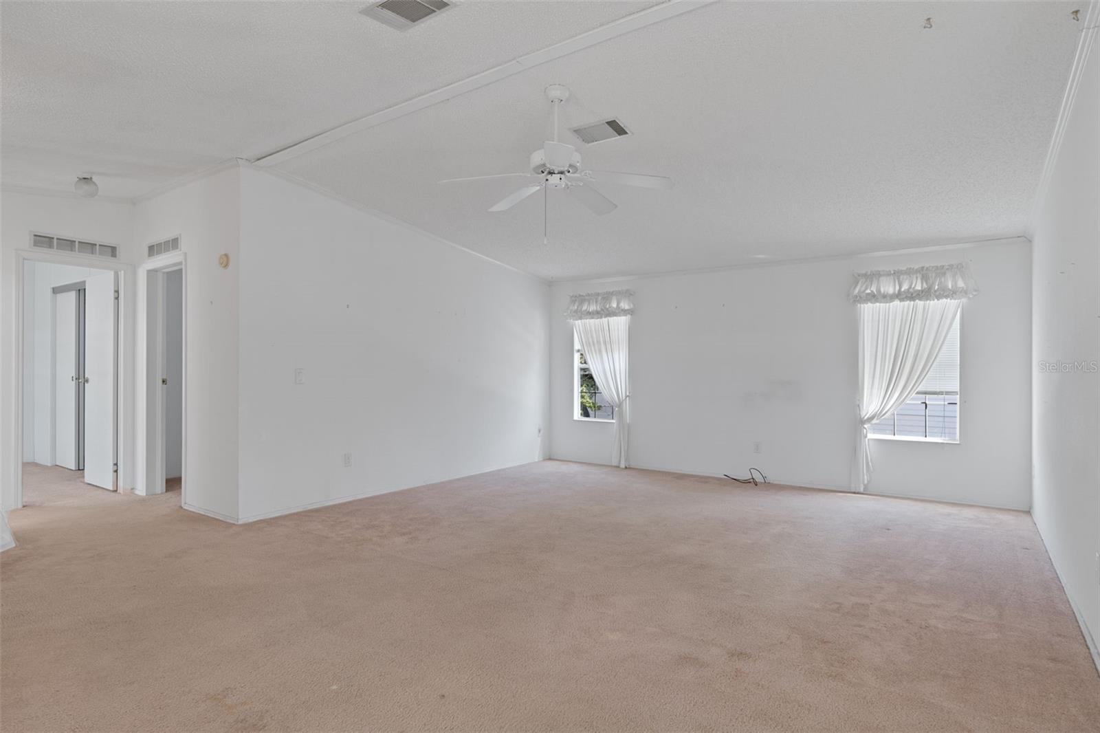 Image 7 of 36 For 7482 Dinsmore Street