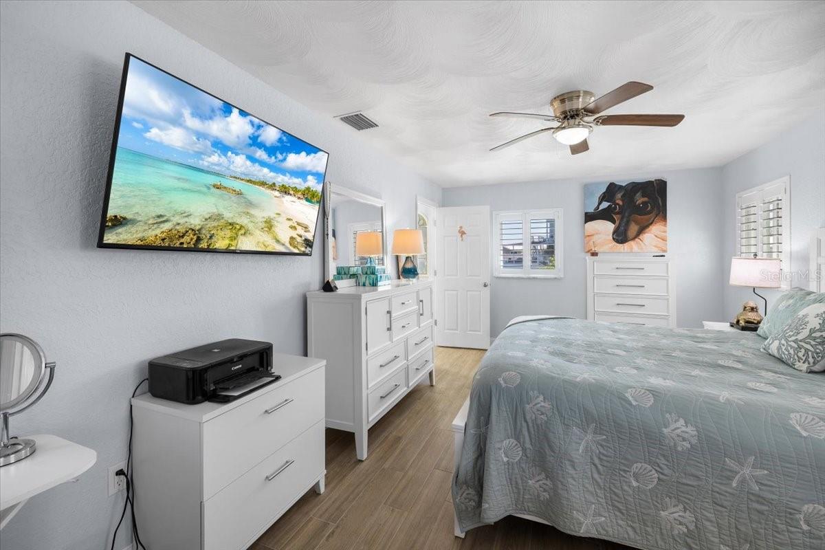 Image 16 of 39 For 4208 Des Prez Court