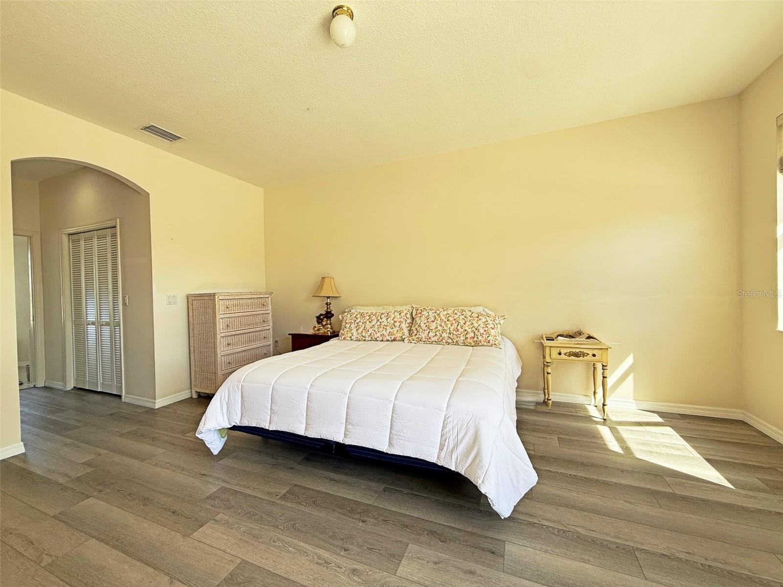 Image 12 of 42 For 9011 Province Street