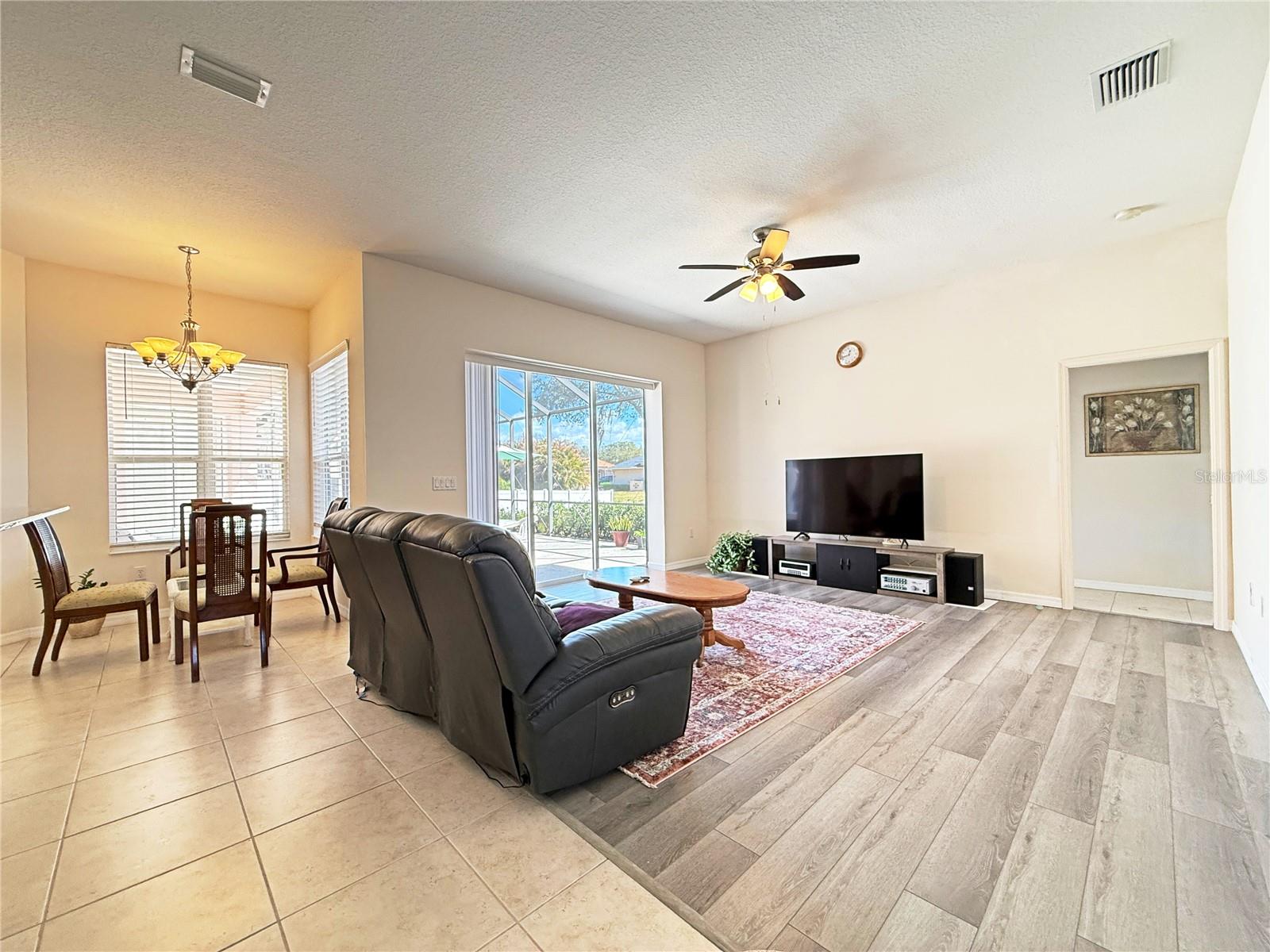 Image 23 of 42 For 9011 Province Street