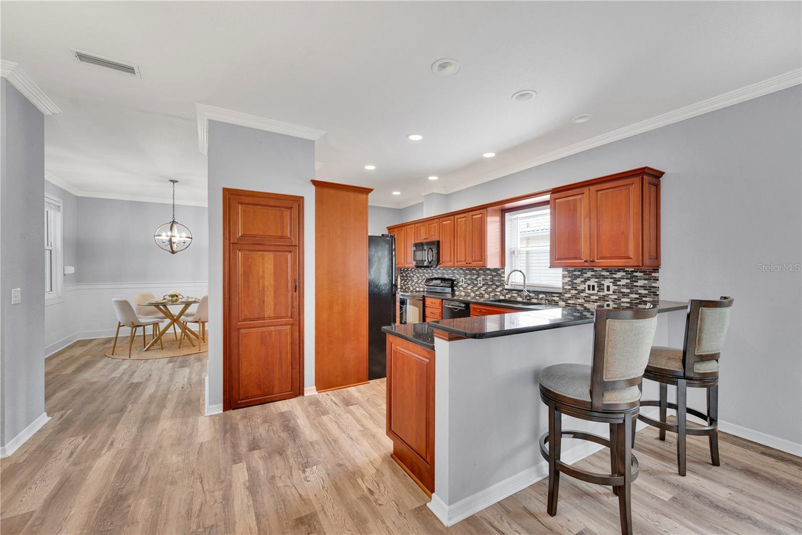 Image 12 of 42 For 1717 Bermuda Court