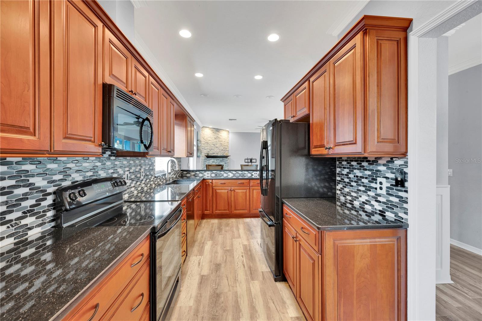 Image 14 of 42 For 1717 Bermuda Court