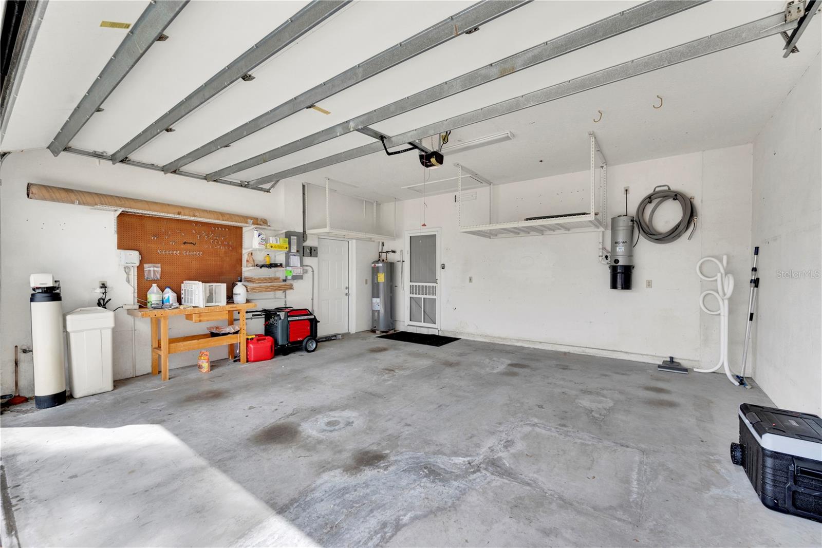 Image 33 of 42 For 1717 Bermuda Court