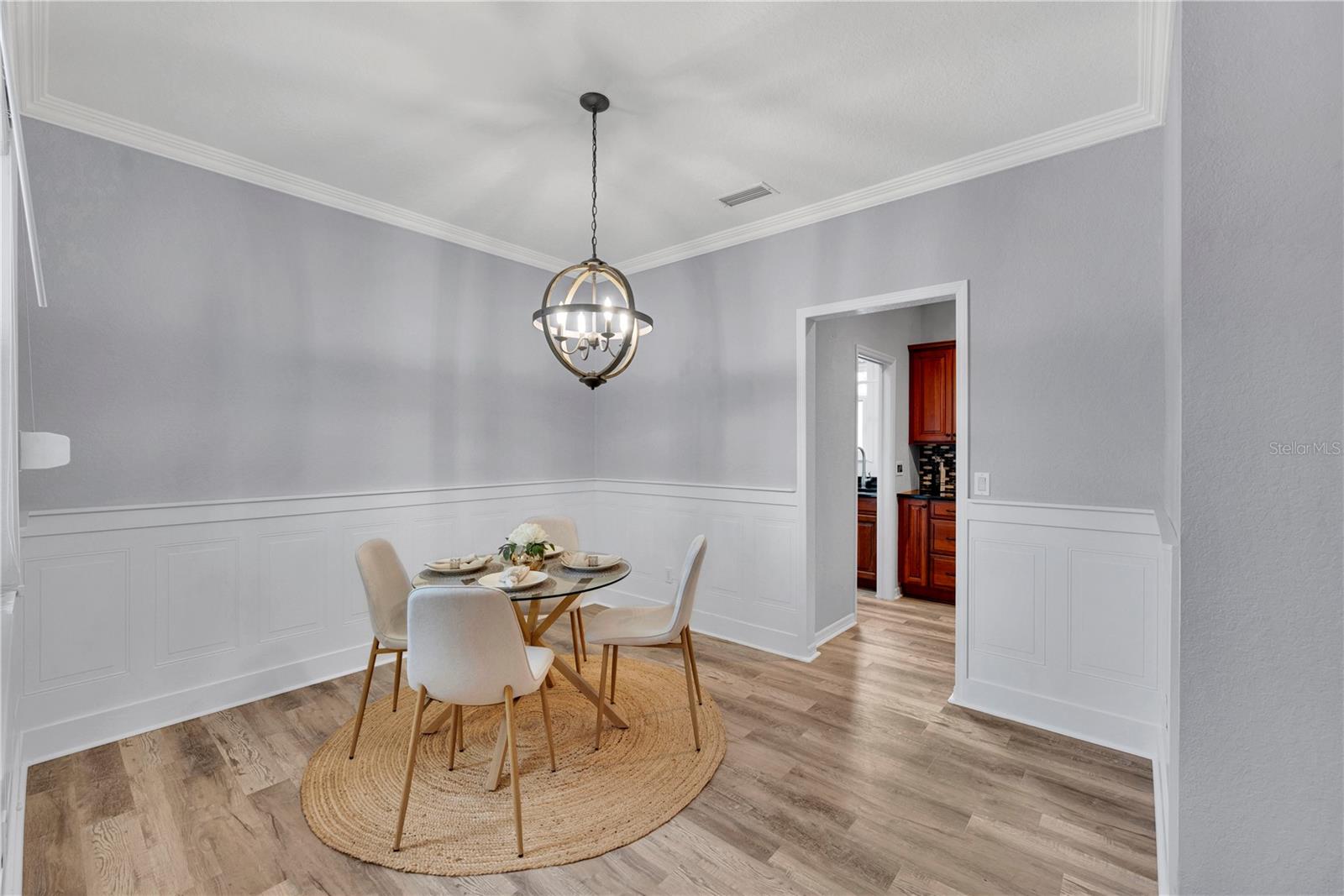 Image 9 of 42 For 1717 Bermuda Court