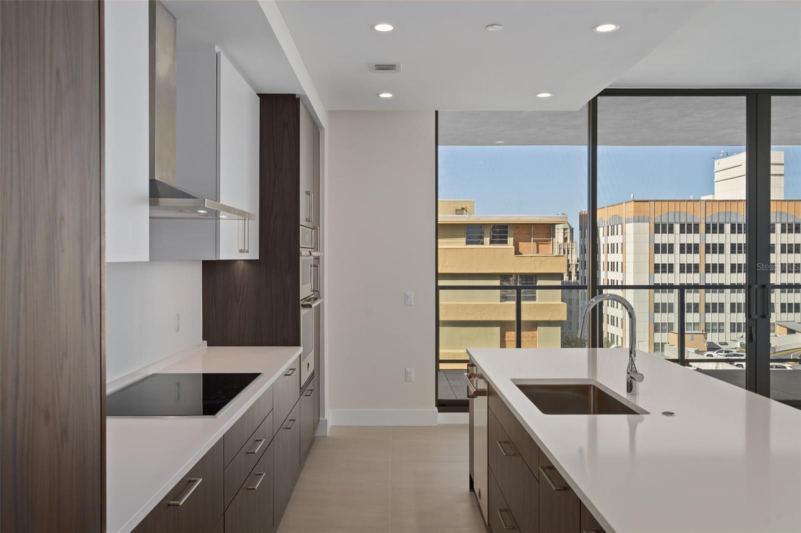 Image 15 of 50 For 275 1st Avenue S 1001