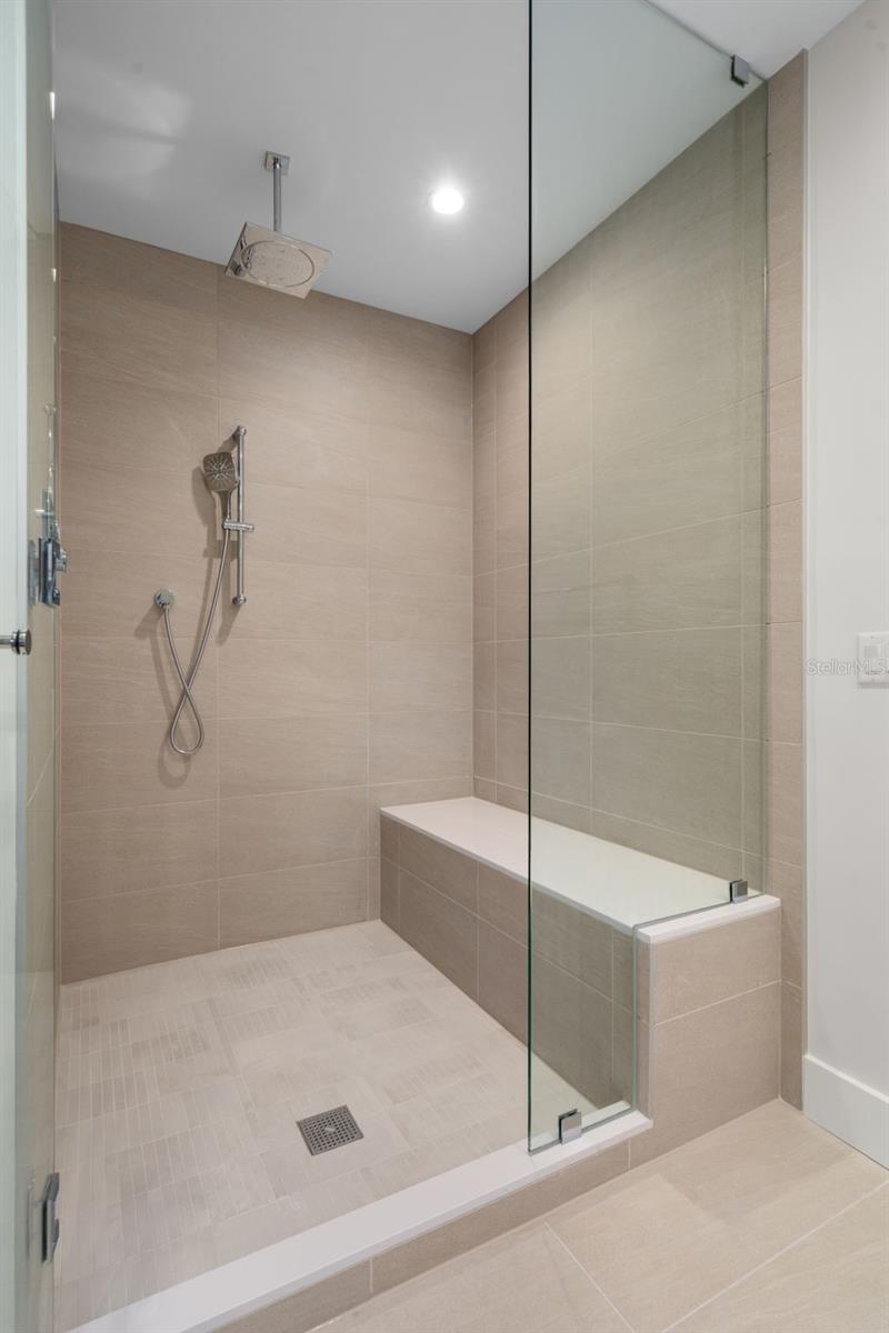 Image 24 of 50 For 275 1st Avenue S 1001