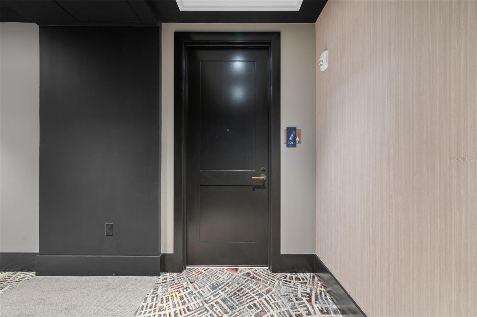 Image 7 of 50 For 275 1st Avenue S 1001