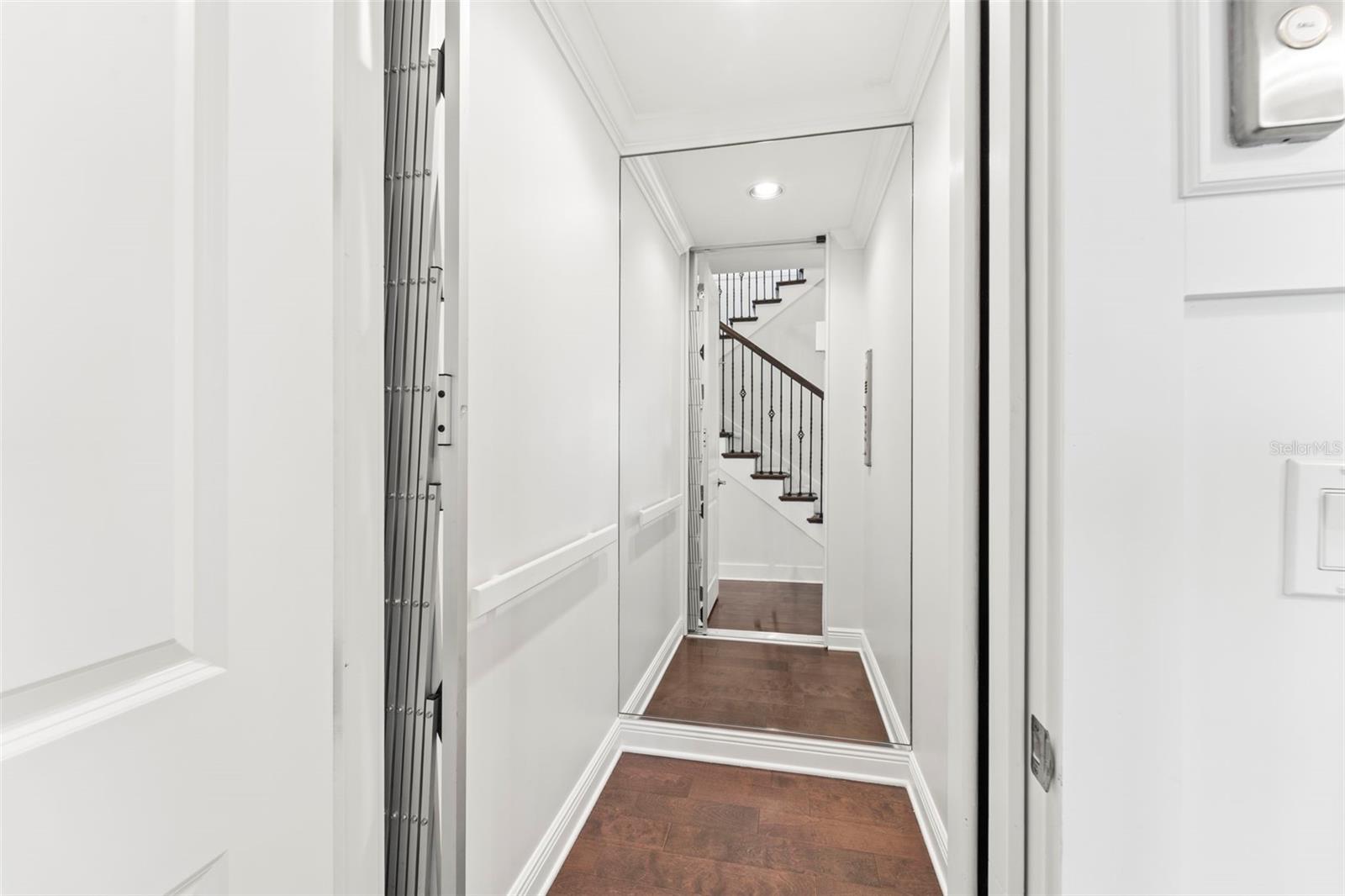 Image 21 of 62 For 19 Bayfront Court S