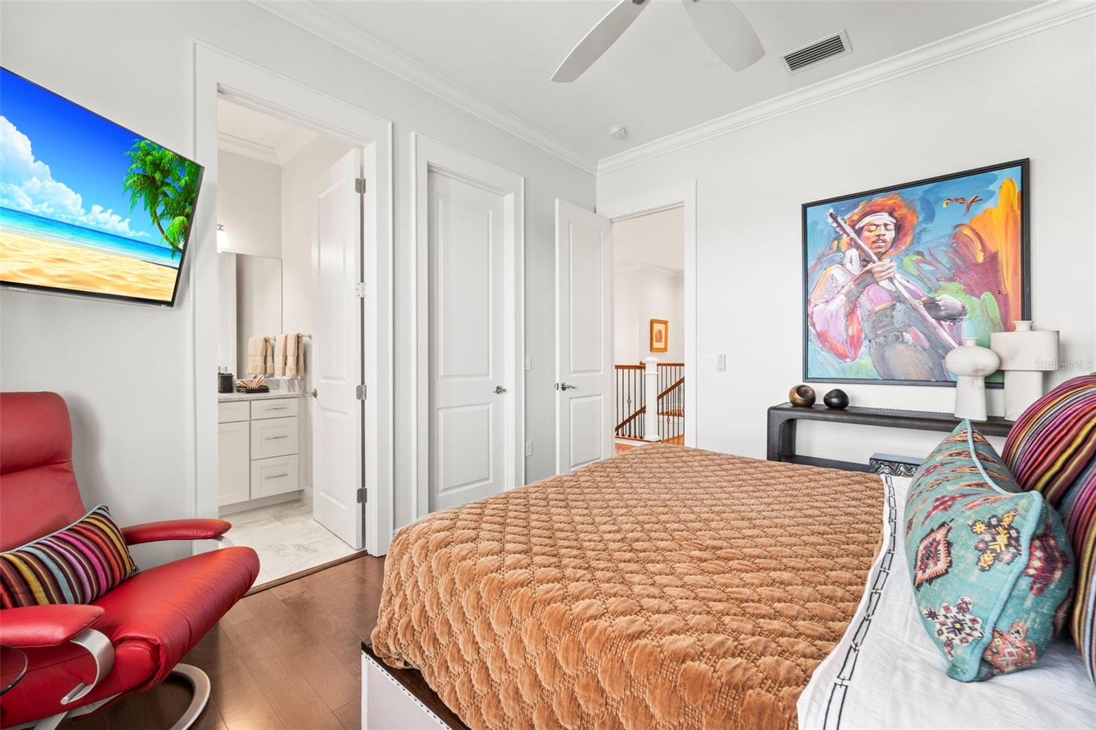 Image 31 of 62 For 19 Bayfront Court S