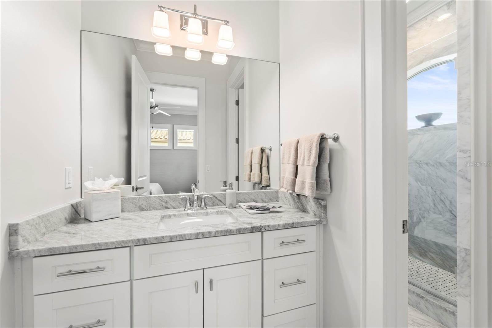 Image 35 of 62 For 19 Bayfront Court S