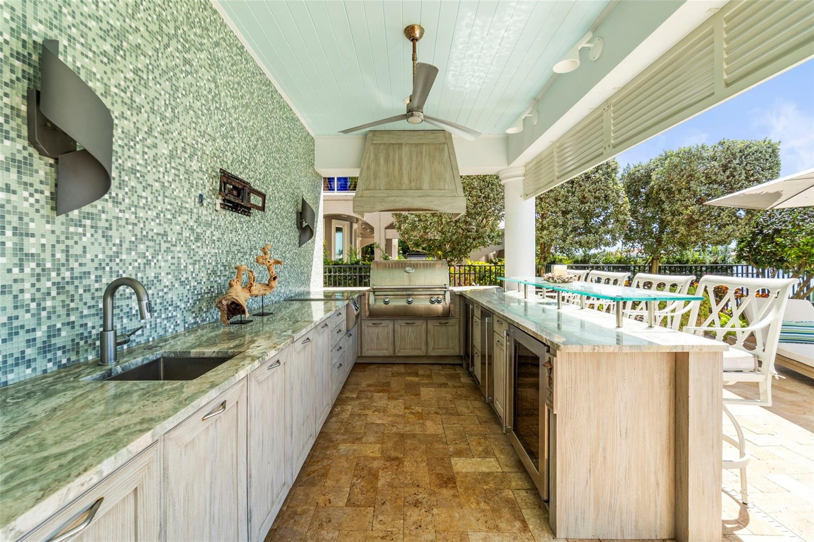 Image 44 of 62 For 19 Bayfront Court S