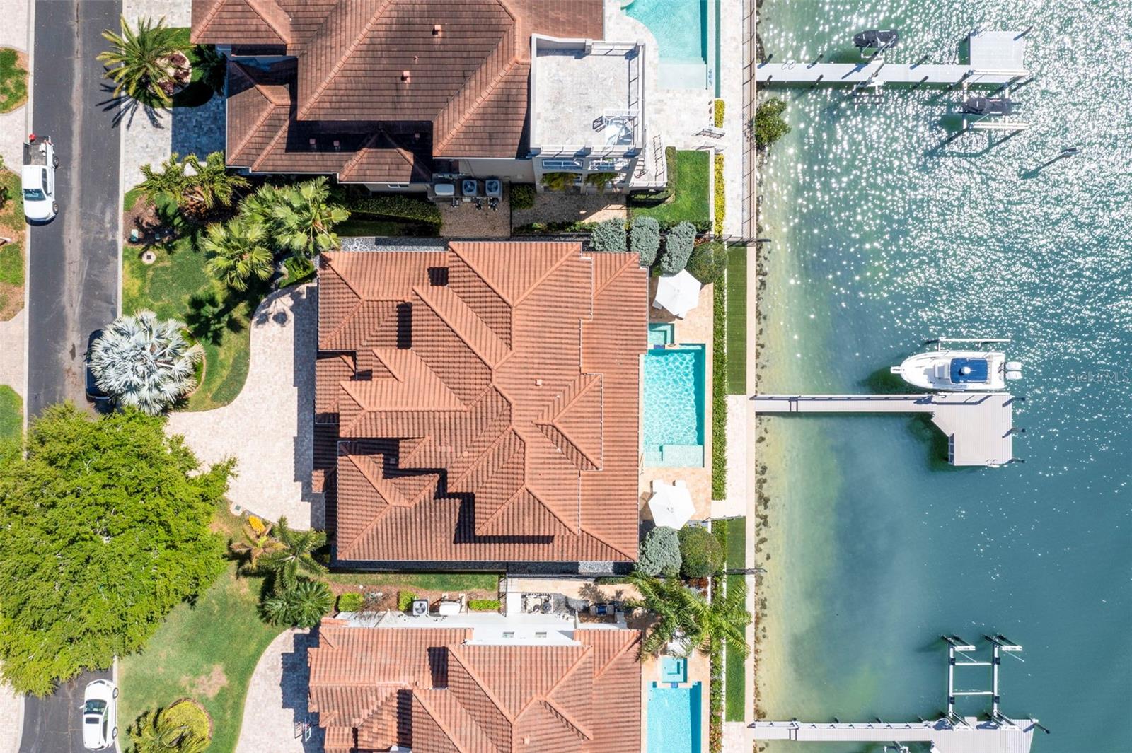 Image 54 of 62 For 19 Bayfront Court S