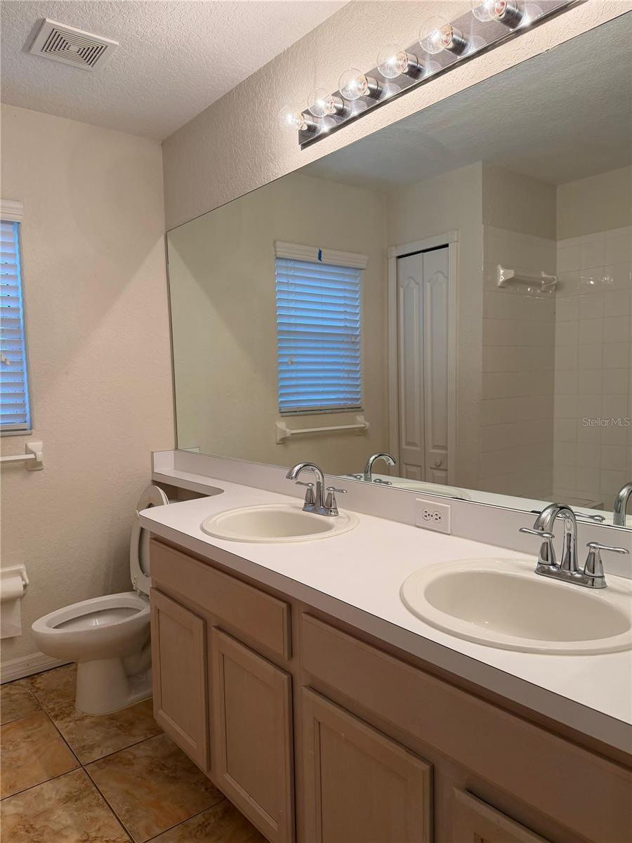 Image 14 of 37 For 302 Crystal Goblet Court