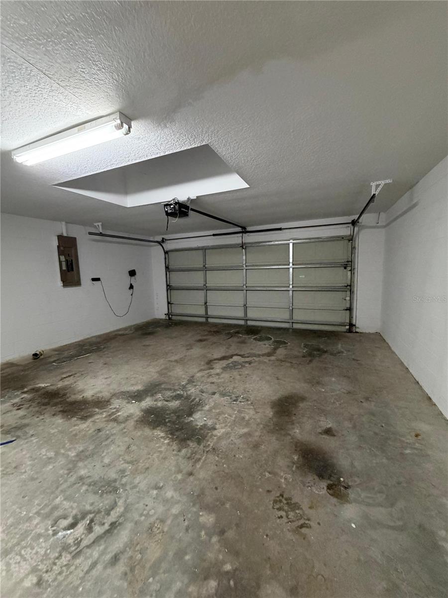 Image 20 of 37 For 302 Crystal Goblet Court