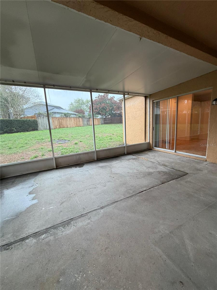 Image 25 of 37 For 302 Crystal Goblet Court