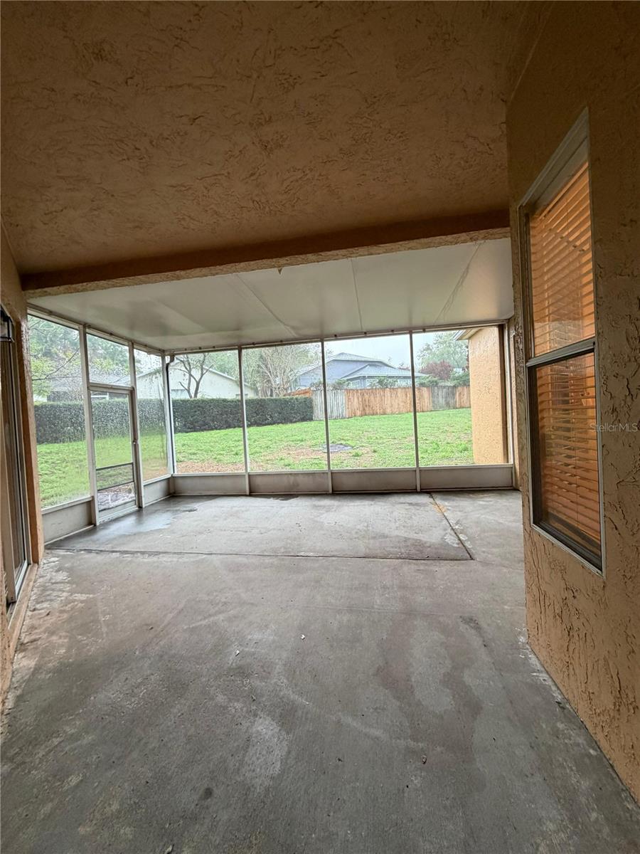 Image 27 of 37 For 302 Crystal Goblet Court