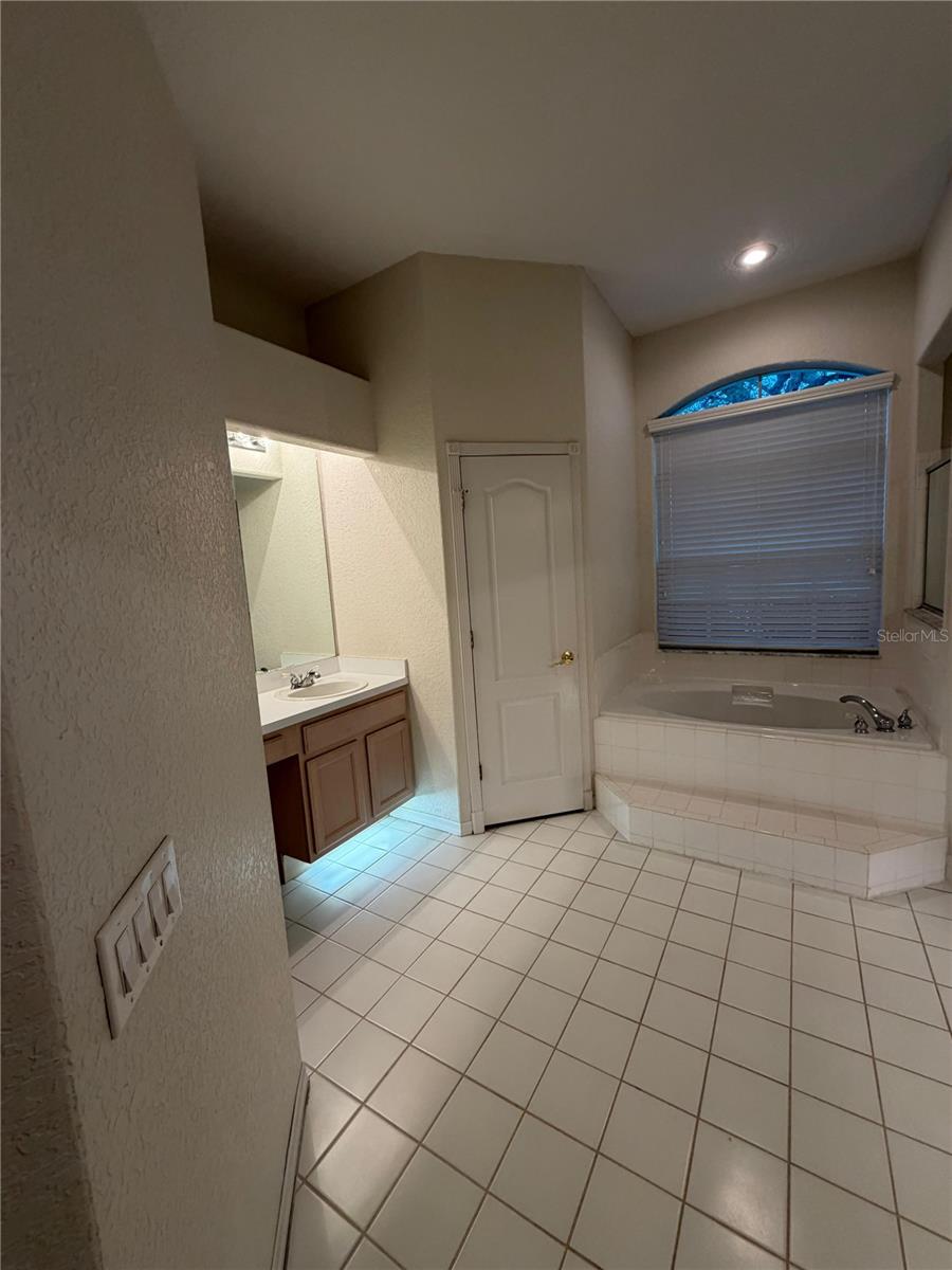 Image 33 of 37 For 302 Crystal Goblet Court