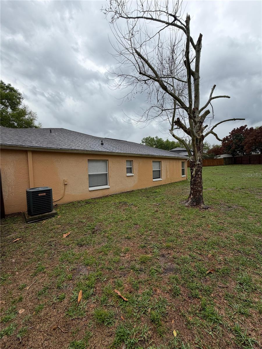 Image 4 of 37 For 302 Crystal Goblet Court