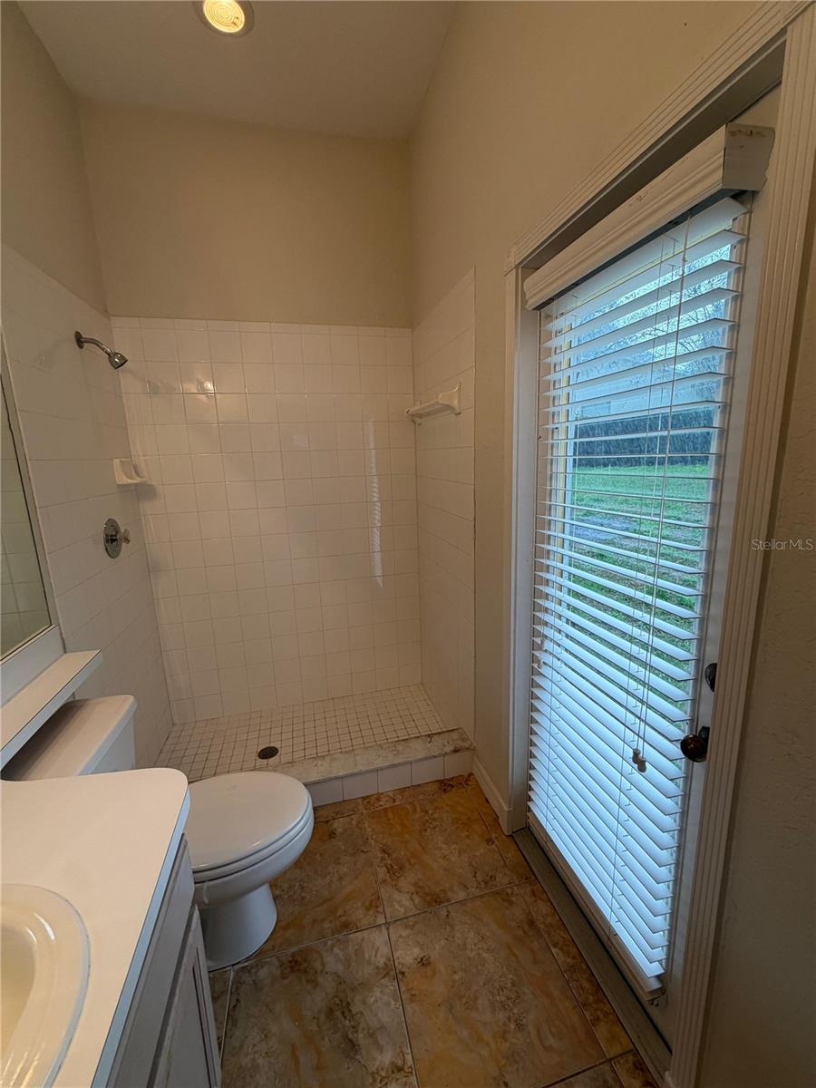 Image 9 of 37 For 302 Crystal Goblet Court