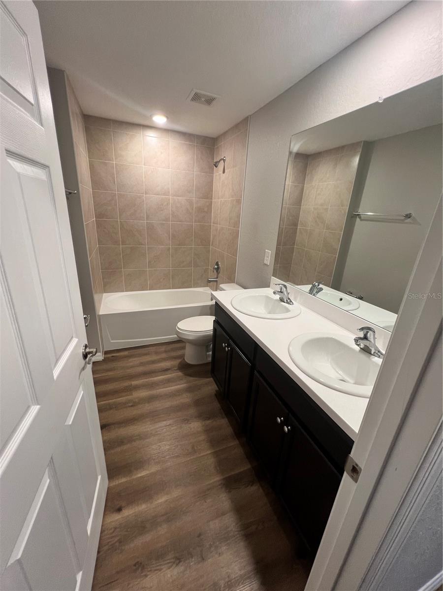 Image 18 of 36 For 25048 Estrada Circle